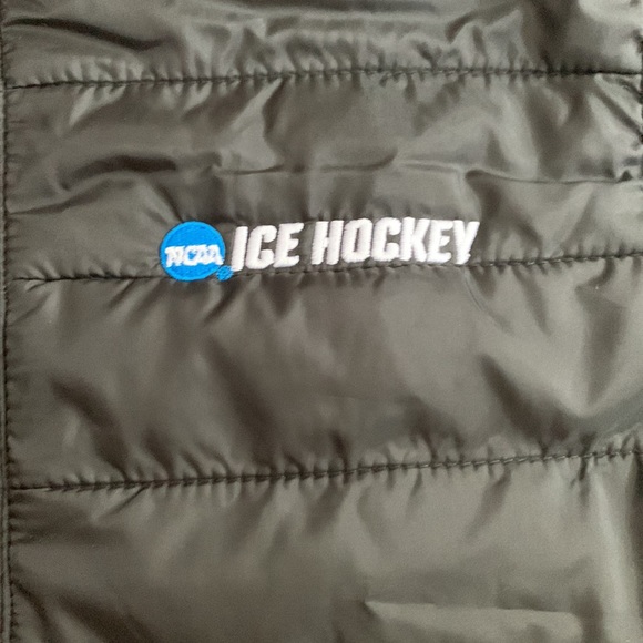 Brand new with tags women’s medium, black NCAA ice hockey logo vest - Picture 2 of 5